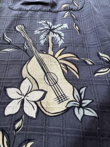 Tommy Bahama Mens Size L 100% SILK Short Shirt  Guitars & Flowers Dark Gray