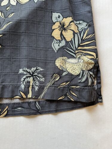 Tommy Bahama Mens Size L 100% SILK Short Shirt  Guitars & Flowers Dark Gray