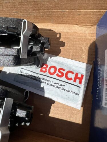 Disc Brake Pad Set-Blue Brake Pads with Hardware Rear Bosch BE883H