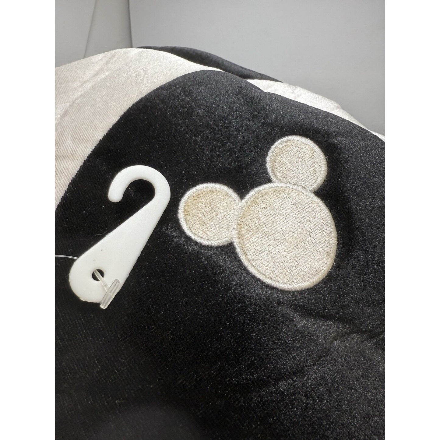 Walt Disney World Mad Hatter Black & White Mickey Mouse Top Hat Yin Yang Adult