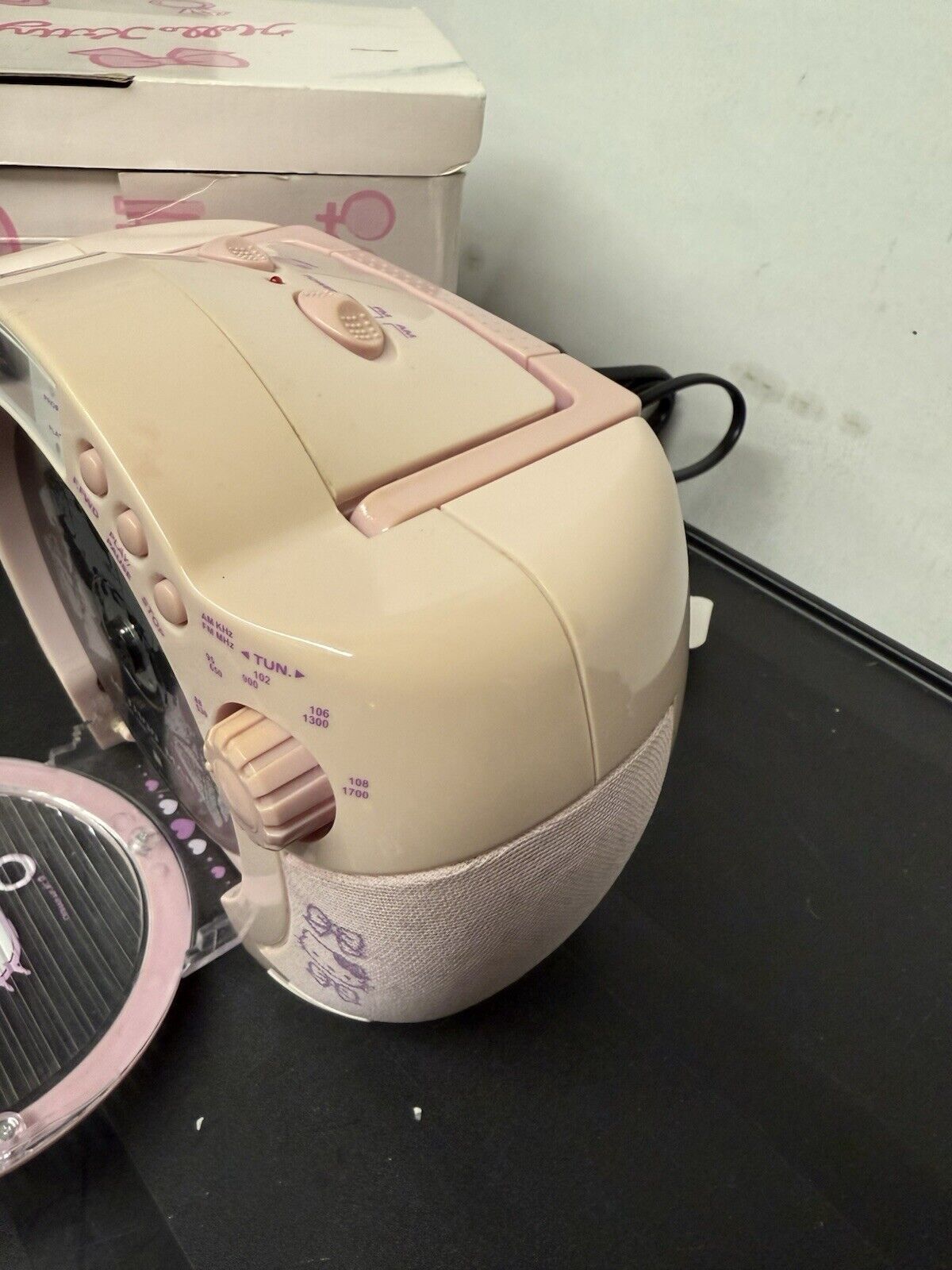 2004 Hello Kitty Portable CD Boombox Cassette Player AM/FM Radio Box Parts Works