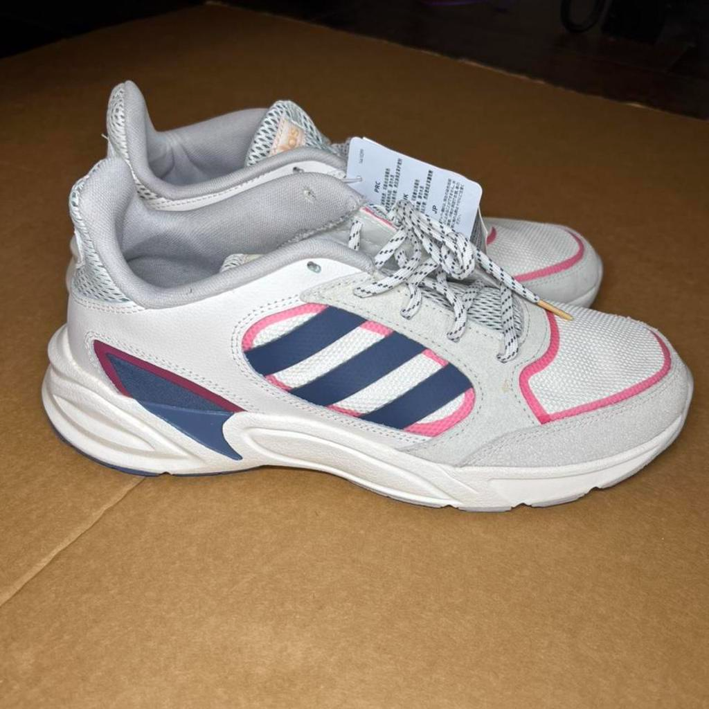 Adidas 90s Valasian Sneaker Nwt