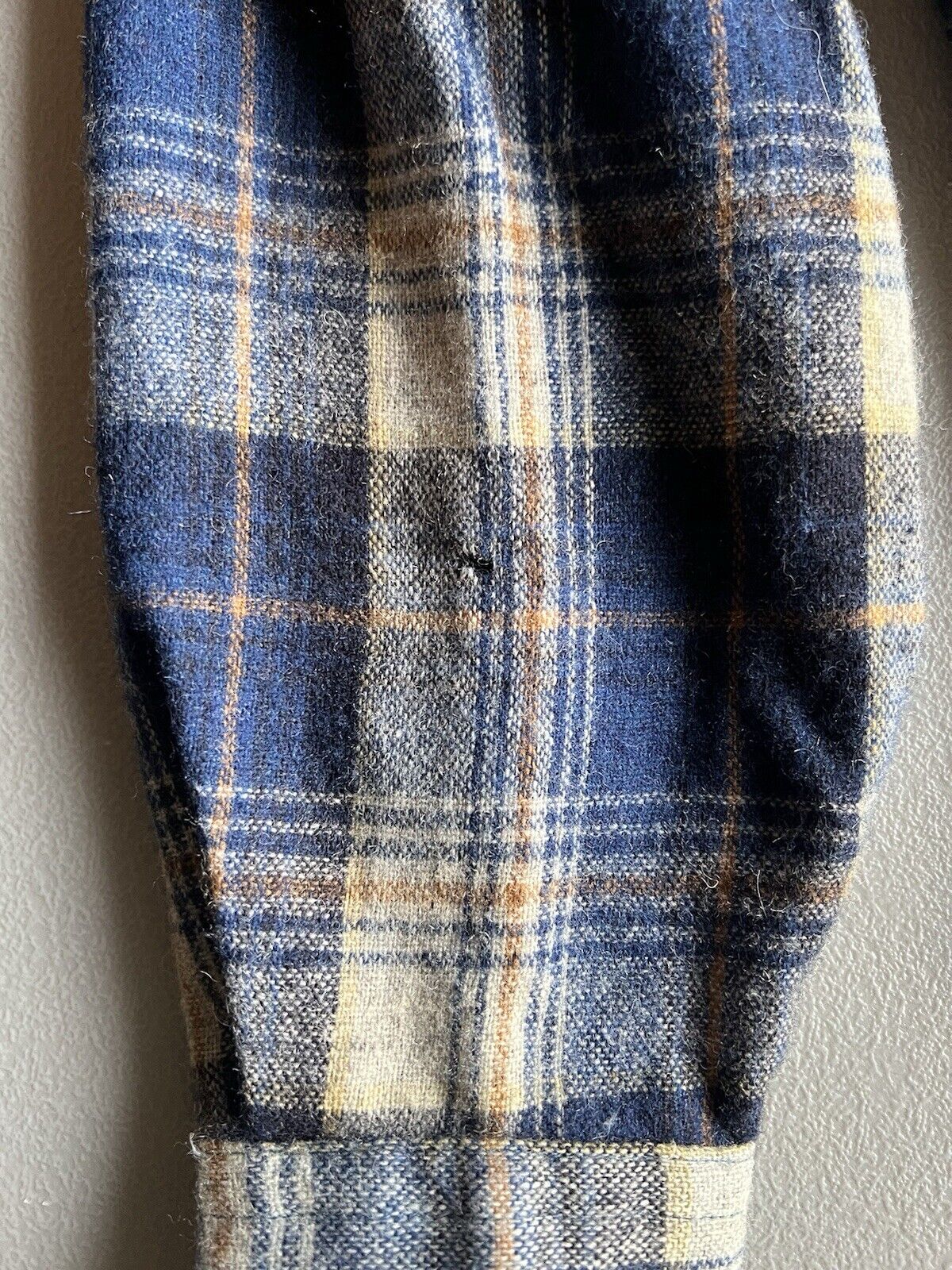 Vintage Mervyn’s Collection Wool Blend Plaid Flannel Blue Khaki Men’s Medium