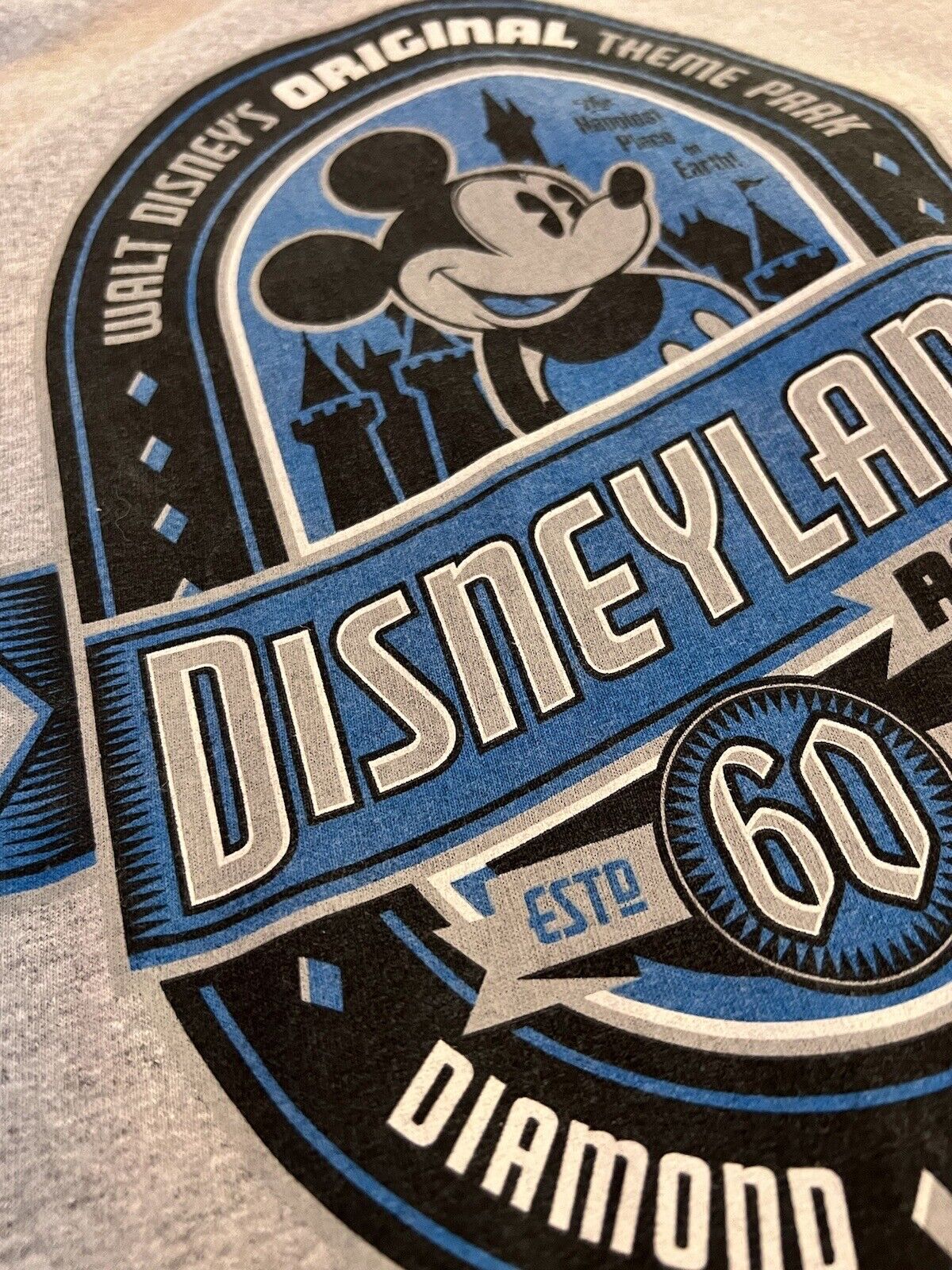 Disneyland 60 Diamond Mickey Mouse Sleeveless Crewneck Shirt Gray Mens 2XL Print