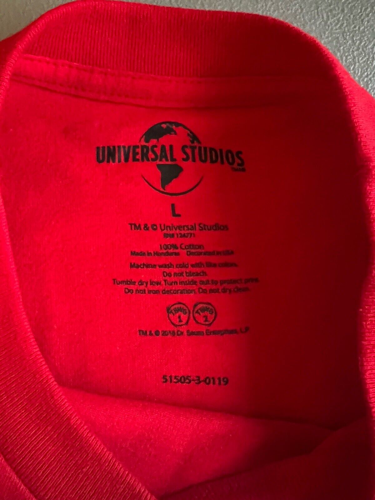 Dr. Seuss Universal Studios Red T Shirt Thing 2 Size Large NWT!