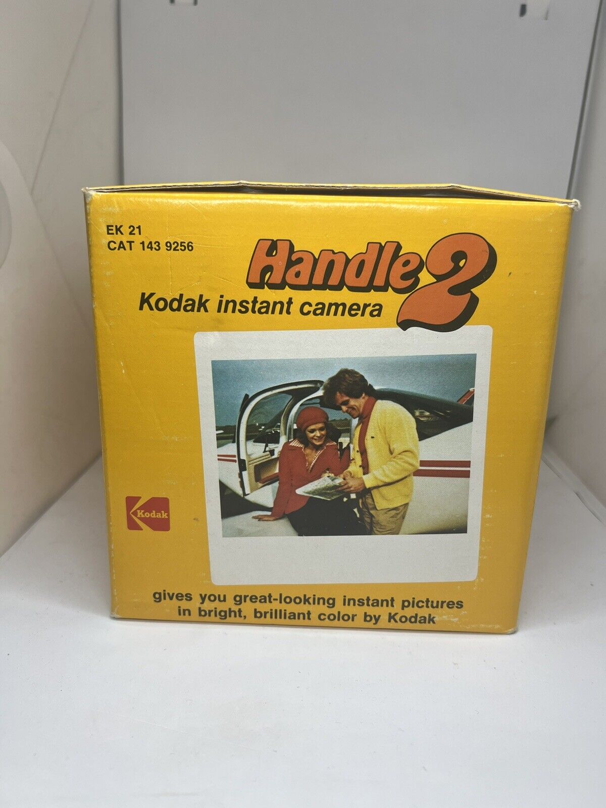 Vintage Eastman Kodak Handle 2 instant camera 143-9256 film PR10 w/booklet 1979