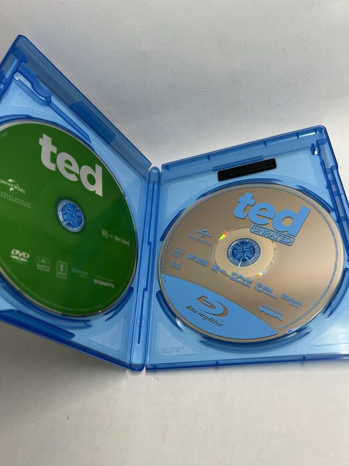 Ted (Blu-ray Disc, 2012, 2-Disc Set, Unrated) Universal Teddy Bear Mark Wahlberg