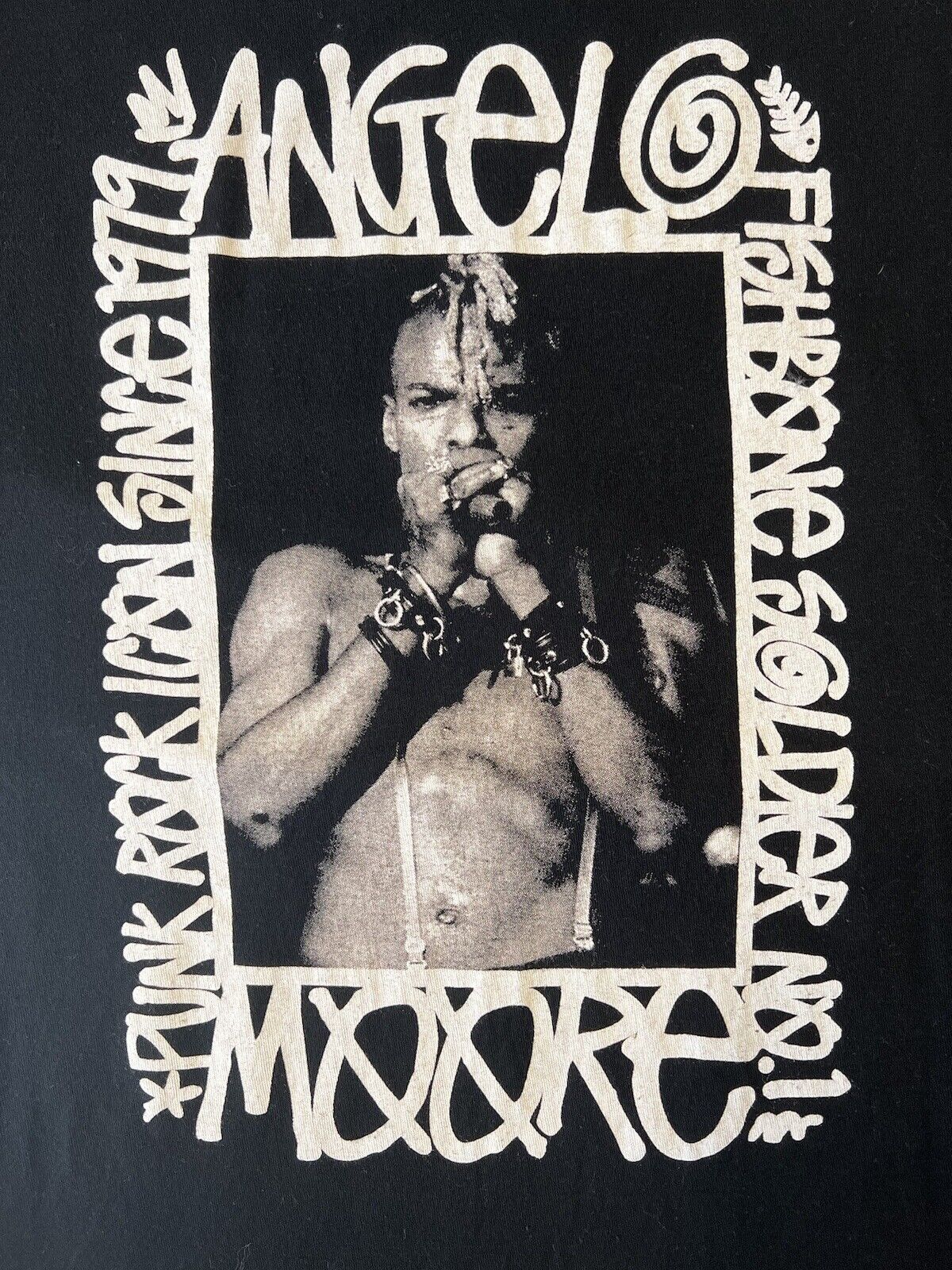 RARE Angelo Moore Fishbone Soldier Pun Rock Icon Since 1979 T-shirt SS Size L