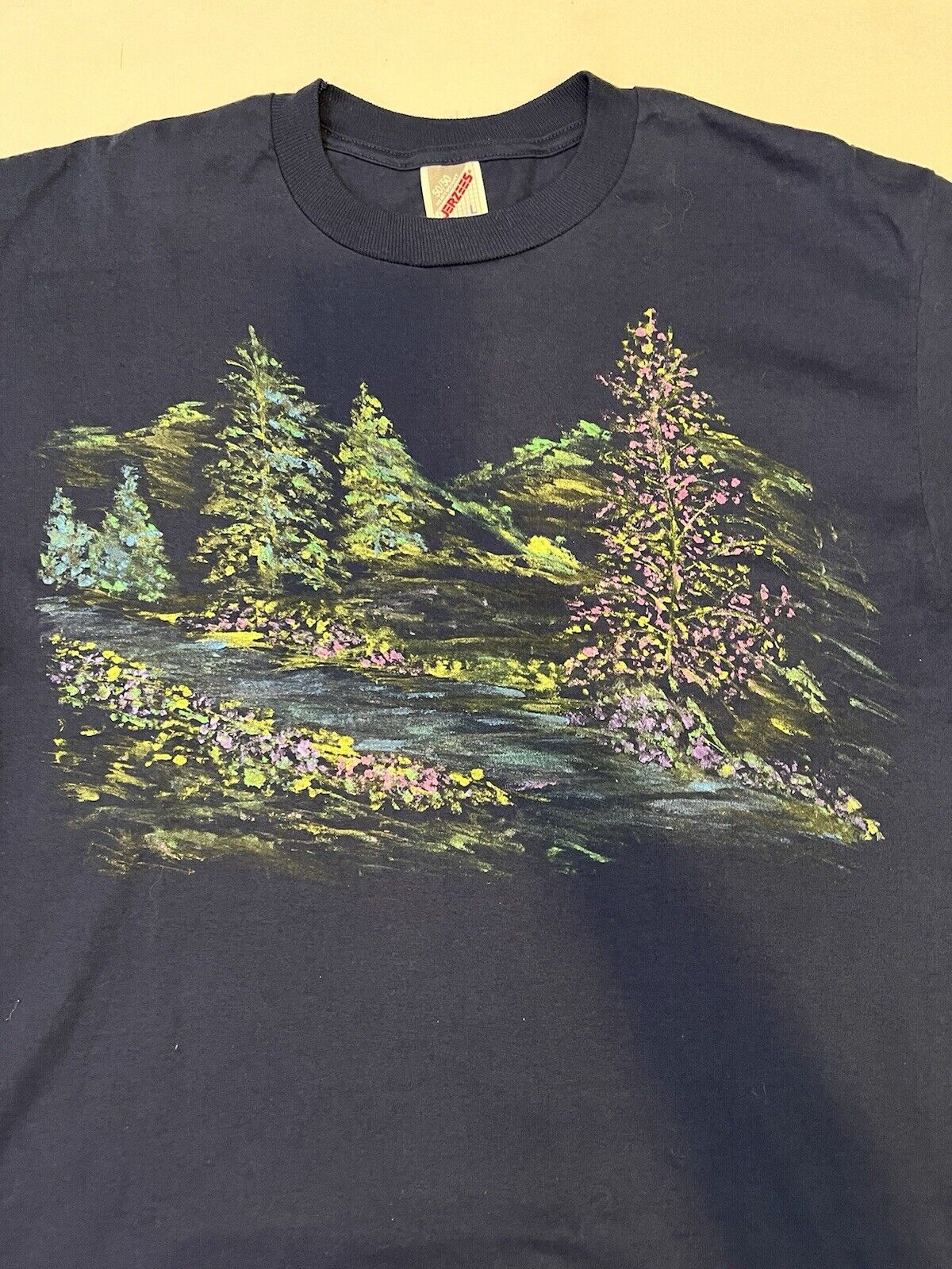 Vintage Hand Painted Forest Flower Scene Graphic Tshirt Jerzees Mens Large