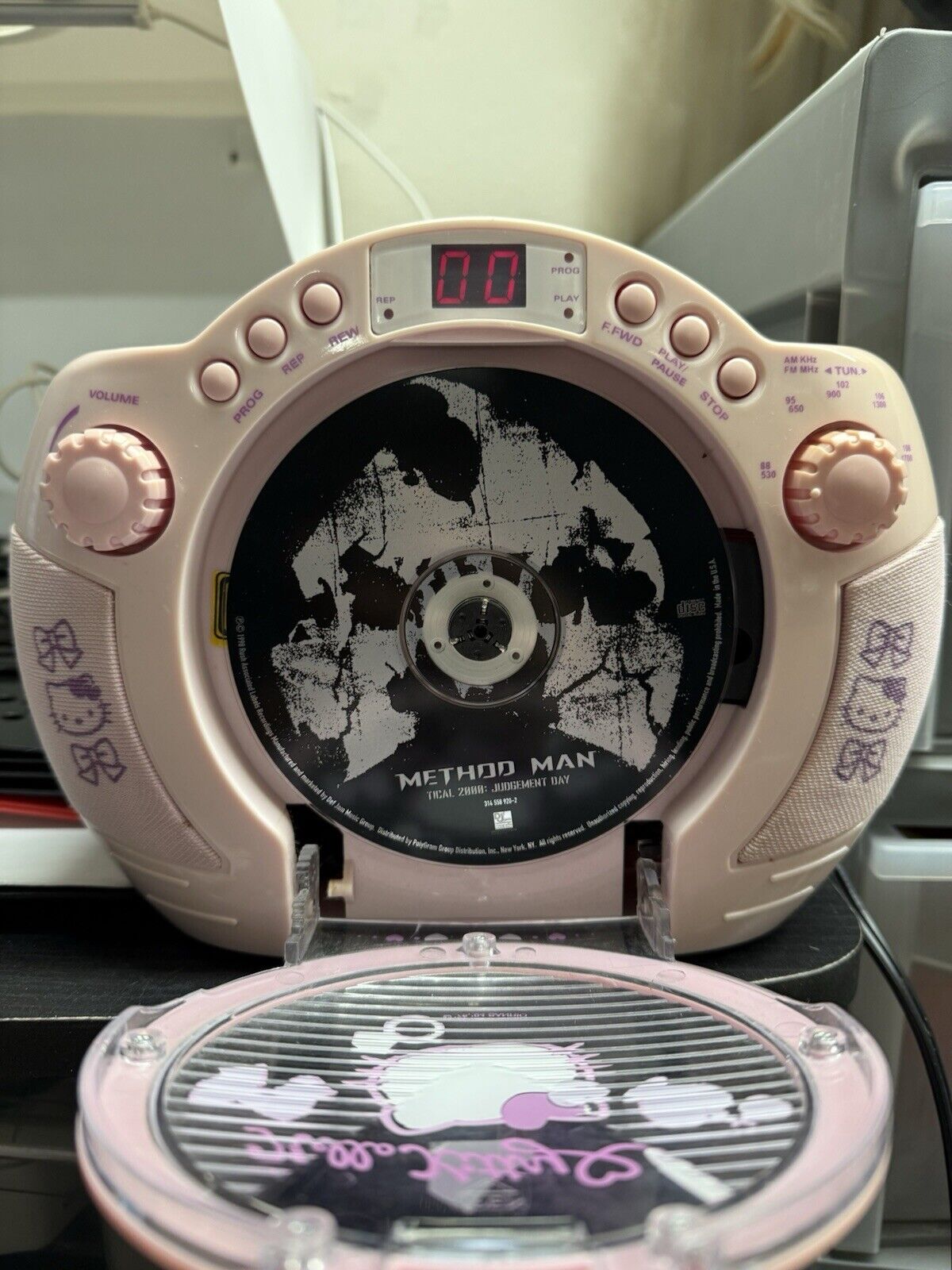 2004 Hello Kitty Portable CD Boombox Cassette Player AM/FM Radio Box Parts Works