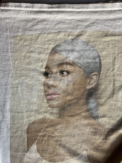 Ariana Grande Cream Womens Small Tour Sweetener Portrait Pic Official Merch