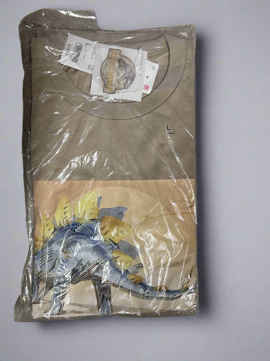 Jurassic World Collab Hajime Sorayama Uniqlo Sand  Mens T-Shirt L Stegosaurus